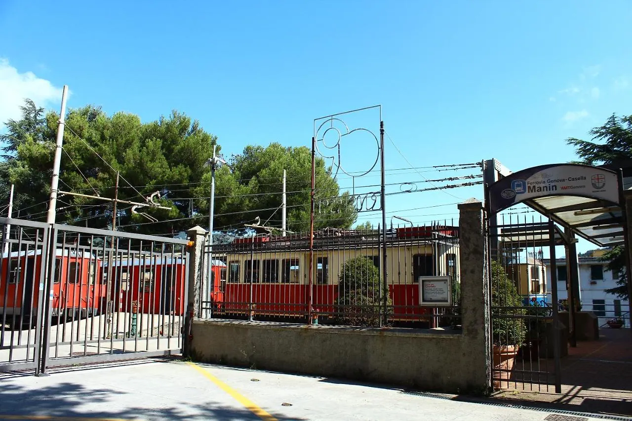 A Due Passi Dal Centro Bed & Breakfast Cenova 0*,  İtalya
