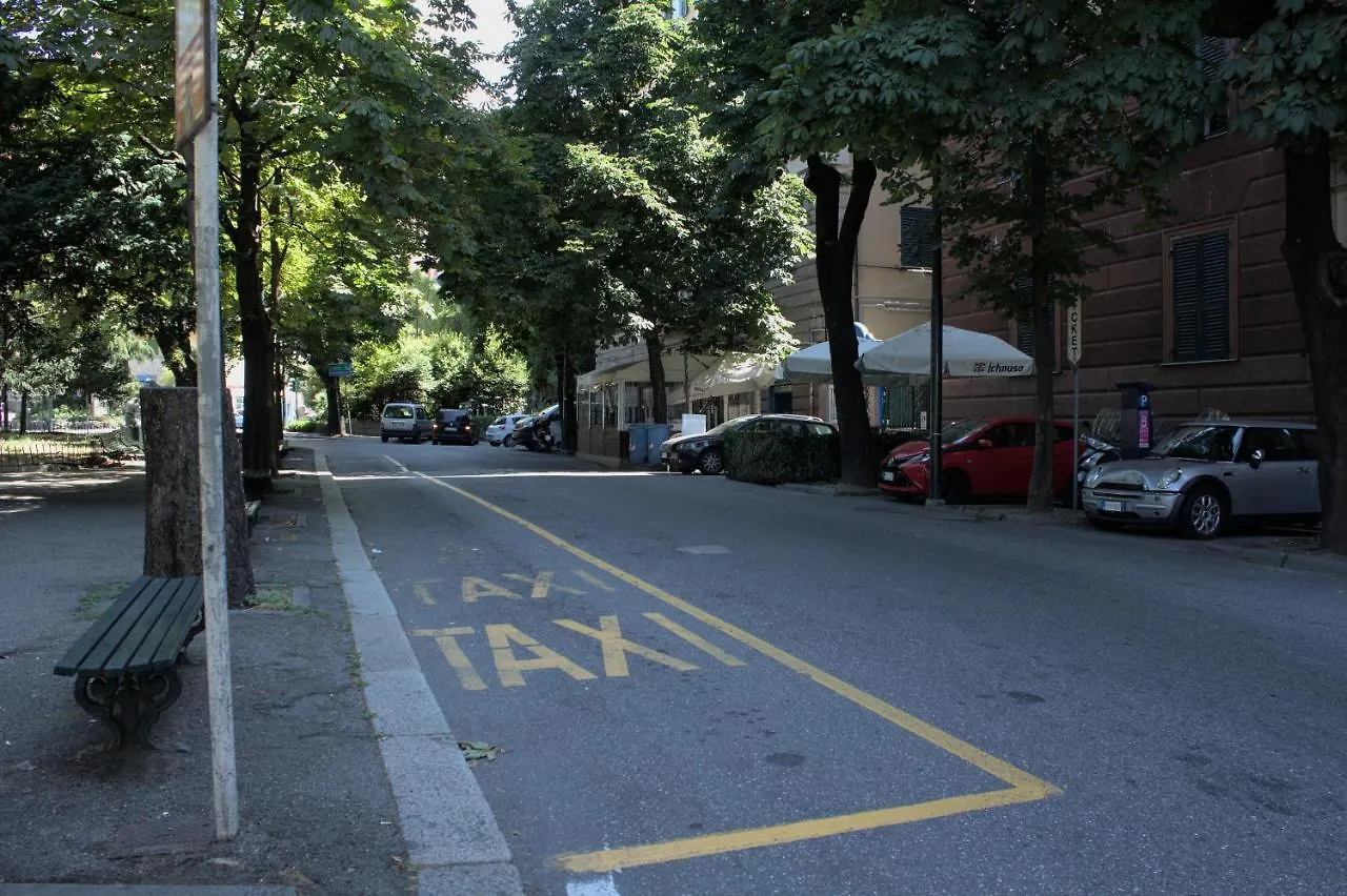Bed and Breakfast A Due Passi Dal Centro Genua